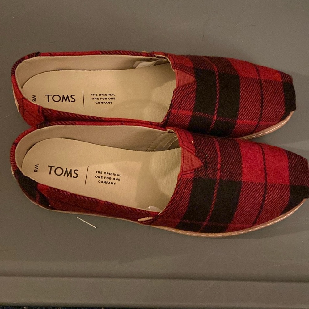 NIB Tom’s red plaid slip on shoes
